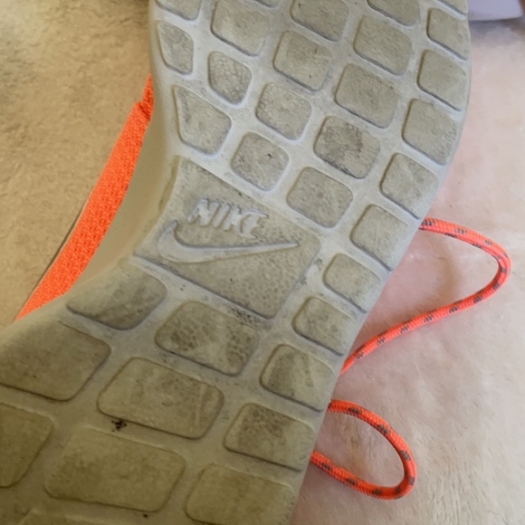 Nike - Picture 3 of 11